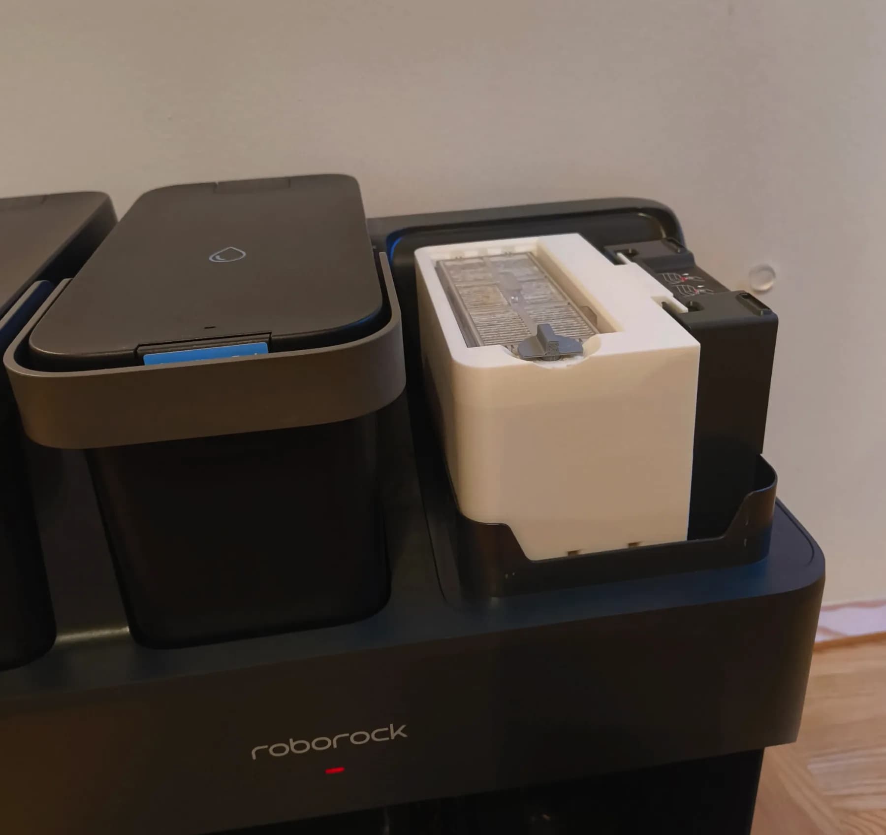 Пример контейнера для Roborock Q Revo и QV